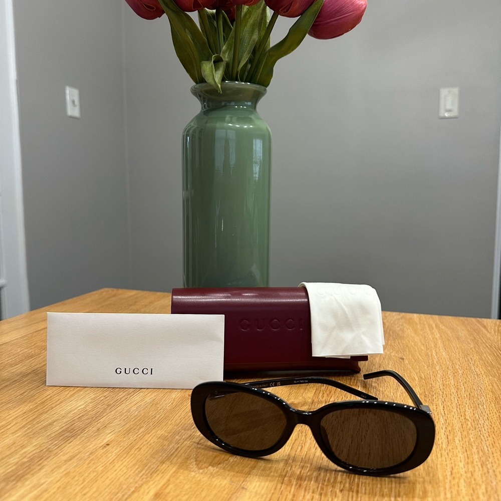 Gucci -G squared Oval sunglasses *Authentic*